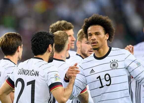 collective goal celebration around Thomas MUELLER GER after goal to the 3 0 in front Leroy SANE GER , Ilkay GUENDOGAN GER jubilation, joy, enthusiasm, action football UEFA Nations League, match day 4, Germany GER Italy ITA , on 14 06 2022 in Moenchengladbach Germany