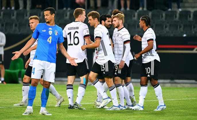 Football, UEFA Nations League, Men, Matchday 4, Borussia Park Mönchengladbach Germany white Italy blue cheering Timo Werner GER after his goal to 4 0 cheering, joy, action DFB UEFA REGULATES PROHIBIT ANY USE OF PHOTOGRAPHS AS IMAGE SEQUENCES AND OR QUASI VIDEO