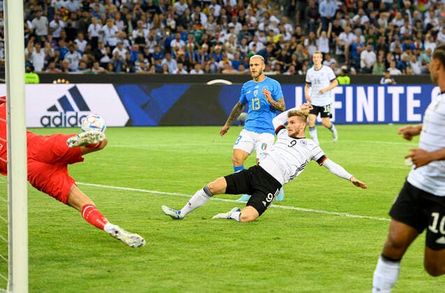 Timo WERNER GER scores the goal to 4 0, action, goal shot against goalkeeper Gianluigi DONNARUMMA ITA ,penalty area scene Football UEFA Nations League, Matchday 4, Germany GER Italy ITA , on 14 06 2022 in Moenchengladbach Germany