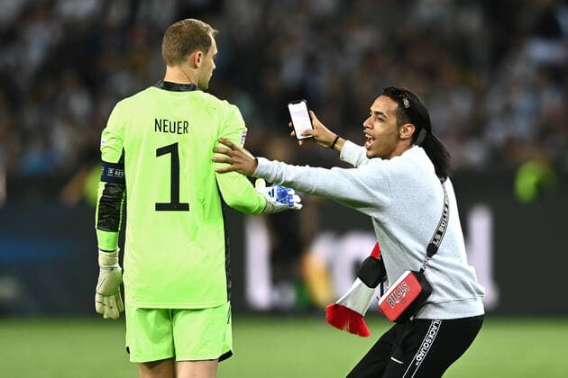 Sport Bilder des Tages Mg Monchengladbach (Germania) 14 06 2022 - Uefa Nations League Germania-Italia foto Matteo Gribaudi Image nella foto: invasione di campo 