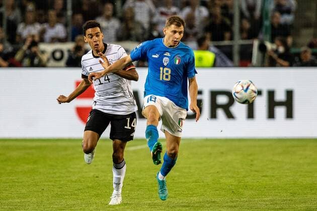 Jamal Musiala Germany, 14 , Nicolo Barella Italy 18 GER, Germany Germany vs Italy Italy, football, Laenderspiel, UEFA Nations League Division A, Group 3, 2022 2023, 14 06 2022, DFB DFL regulations prohibit any use of photographs as image sequences and or quasi video GER, Germany Germany vs Italy Italy, football, Laenderspiel, UEFA Nations League Division A, Group 3, 2022 2023, 14 06 2022 Moenchengladbach Copyright: xEibner-Pressefoto RogerxBuerkex EP_EER