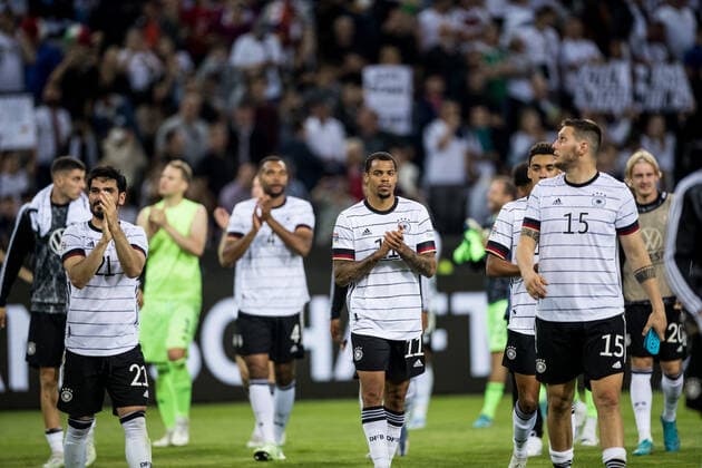 UEFA Nations League, Germany Italy 14 06 2022 The team thanks the fans for their support Ilkay Guendogan 21, Germany , Lukas Nmecha 11, Germany UEFA Nations League, Germany Italy, Moenchengladbach, BORUSSIA PARK Copyright: xBEAUTIFULxSPORTS Wunderlx