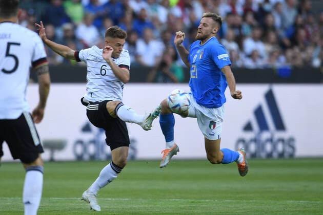 Davide Frattesi (Italy)Joshua Kimmich (Germany) during the Uefa Uefa Nations League 2022_2023 match between Germany 5-2 Italy at Borussia-Park Stadium on June 14, 2022 in Monchengladbach, Germany. Noxthirdxpartyxsales  (191163711)
