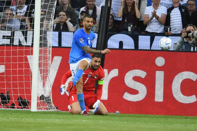 Leonardo Spinazzola (Italy)Gianluigi Donnarumma (Italy) during the Uefa Uefa Nations League 2022_2023 match between Germany 5-2 Italy at Borussia-Park Stadium on June 14, 2022 in Monchengladbach, Germany. Noxthirdxpartyxsales  (191164262)