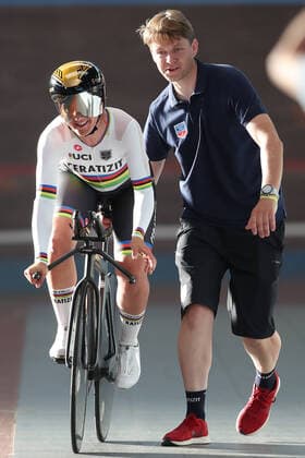 Kaarst, 14 06 2022, 135 German track cycling championships, day 1, 3000m single pursuit elite women, final, Sportforum Kaarst Buettgen Olympic winner and new German champion Lisa Brennauer ERATIZIT WNT Pro Cycling Team, 67 on track in final track cycling championships 2022