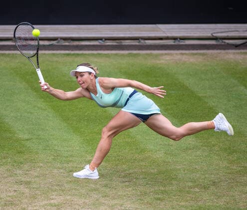 15th June 2022; Edgbaston Priory Club, Edgbaston, Birmingham, United Kingdom; Birmingham Classic Lawn Tennis tournament; Simona Halep (ROU) in her match against Harriet Dart (GBR)  ActionPlus12400196 RogerxEvans