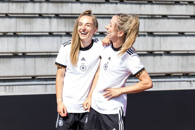 Womens National Team Media Day 16 06 2022 Sophia Kleinherne and Kathrin Hendrich laugh Womens National Team Media Day, Herzogenaurach, Adi Dassler Stadium Copyright: xBEAUTIFULxSPORTS Wunderlx