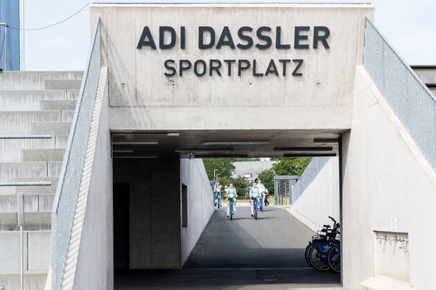Womens National Team Media Day 16 06 2022 The women arrive with bicycles at the Womens National Team Media Day, Herzogenaurach, Adi Dassler Stadium Copyright: xBEAUTIFULxSPORTS Wunderlx