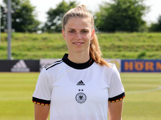 16 06 2022 German national soccer team national team women DFB European Championship 2022 UEFA Womens EURO photo appointment portrait appointment team squad single photo portrait portrait headshot DaMa single photo single photo portrait portrait headshot Tabea Waßmuth Wassmuth women national team