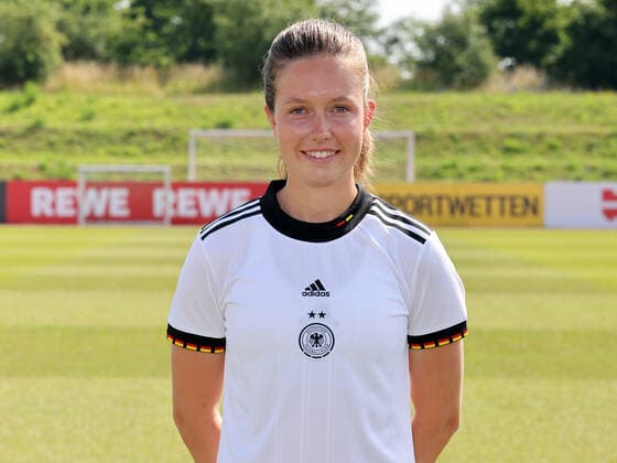 16 06 2022 German national soccer team national team women DFB EM European Championship 2022 UEFA Womens EURO photo appointment portrait appointment team squad single photo portrait portrait headshot DaMa single photo single photo portrait portrait headshot Jana Feldkamp women national team