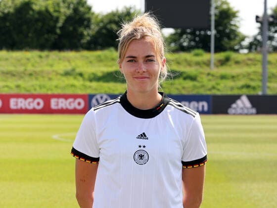 16 06 2022 German national soccer team national team women DFB EM European Championship 2022 UEFA Womens EURO photo appointment portrait appointment team squad single photo portrait portrait headshot DaMa single photo single photo portrait portrait headshot Laura Freigang women national team