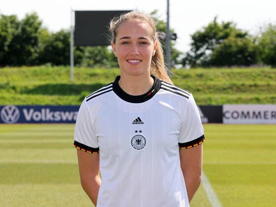 16 06 2022 German national soccer team national team women DFB EM European Championship 2022 UEFA Womens EURO photo appointment portrait appointment team squad single photo portrait portrait headshot DaMa single photo single photo portrait portrait headshot Sydney Lohmann national women team