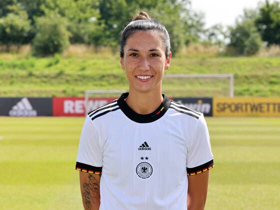 16 06 2022 German national soccer team national team women DFB EM European Championship 2022 UEFA Womens EURO photo appointment portrait appointment team squad single photo portrait portrait headshot DaMa single photo single photo portrait portrait headshot Sara Doorsoun national women team