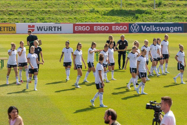 Reportage 16 06 2022 DFB womens national team in training camp at adidas in Herzogenaurach The women invite the press to Media Day After the team photo, the benches are carried away Herzogenaurach Bavaria Germany