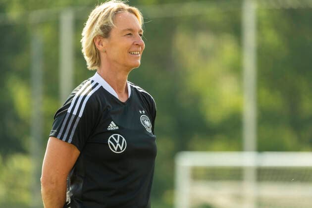 Reportage 16 06 2022 DFB womens national team at training camp at adidas in Herzogenaurach The women invite the press to Media Day DIe head coach Martina Voss Tecklenburg smiles at the cameras Herzogenaurach Bavaria Germany