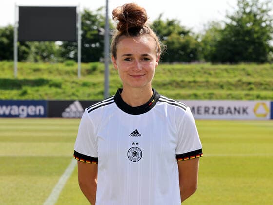 16 06 2022 German national soccer team national team women DFB EM European Championship 2022 UEFA Womens EURO photo appointment portrait appointment team squad single photo portrait portrait headshot DaMa single photo single photo portrait portrait headshot Lina Magull women national team