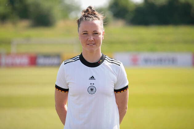 16 06 2022, Mediaday at DFB Team der Frauen, Germany, Herzogenaurach, Adi Dassler Sportplatz, In picture Marina Hegering DFL REGULATES PROHIBIT ANY USE OF PHOTOGRAPHS AS IMAGE SEQUENCES AND OR QUASI VIDEO Copyright: HMBxMedia xJulienxBecker