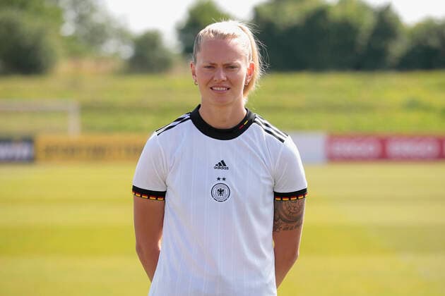 16 06 2022, Mediaday at DFB Team der Frauen, Germany, Herzogenaurach, Adi Dassler Sportplatz, In picture Maximiliane Rall DFL REGULATES PROHIBIT ANY USE OF PHOTOGRAPHS AS IMAGE SEQUENCES AND OR QUASI VIDEO Copyright: HMBxMedia xJulienxBecker