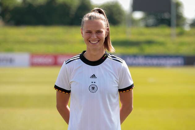 16 06 2022, Mediaday at DFB Team der Frauen, Germany, Herzogenaurach, Adi Dassler Sportplatz, In picture Klara Buehl DFL REGULATES PROHIBIT ANY USE OF PHOTOGRAPHS AS IMAGE SEQUENCES AND OR QUASI VIDEO Copyright: HMBxMedia xJulienxBecker