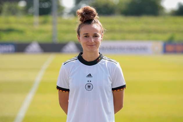 16 06 2022, Mediaday at DFB Team der Frauen, Germany, Herzogenaurach, Adi Dassler Sportplatz, In picture Lina Magull DFL REGULATES PROHIBIT ANY USE OF PHOTOGRAPHS AS IMAGE SEQUENCES AND OR QUASI VIDEO Copyright: HMBxMedia xJulienxBecker