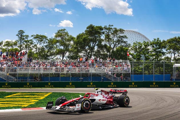 24 ZHOU Guanyu (chi), Alfa Romeo F1 Team ORLEN C42, action during the Formula 1 AWS Grand Prix du Canada 2022, 9th round of the 2022 FIA Formula One World Championship, WM, Weltmeisterschaft on the Circuit Gilles Villeneuve, from June 17 to 19, 2022 in Montreal, Canada - F1 - CANADIAN GRAND PRIX 2022 DPPI Panoramic  00122022_AV6_5757