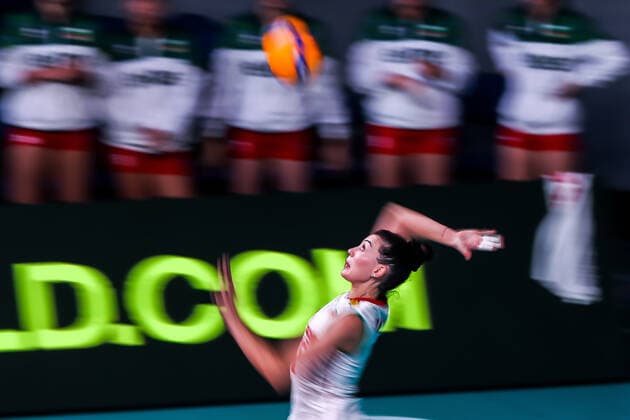 (220618) -- QUEZON CITY, June 18, 2022 -- Bulgaria s Silvana Chausheva serves during the FIVB Volleyball Nations League Women s Pool 4 match between Bulgaria and Canada in Quezon City, the Philippines on June 18, 2022. ) (SP)PHILIPINES-QUEZON CITY-VOLLEYBALL-NATIONS LEAGUE-BULGARIA VS CANADA ROUELLExUMALI 