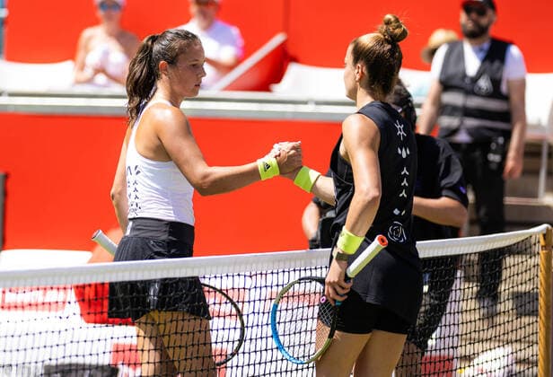June 17, 2022, BERLIN, GERMANY: Daria Kasatkina of Russia & Maria Sakkari of Greece during the quarter-final of the 2022 bett1Open WTA, Tennis Damen 500 tennis tournament BERLIN GERMANY - ZUMAa181 20220617_zaa_a181_179 Copyright: xRobxPrangex