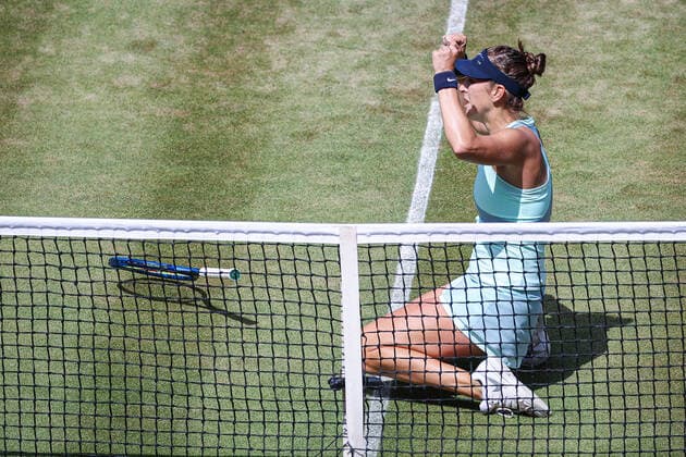 Belinda BENCIC SUI wins the semi-final against Maria SAKKARI GRE and becomes the first player to enter the final on Sunday, bett1open WTA 500, Berlin, LTTC Rot Weiß , 18 06 2022, Copyright: xClaudioxGärtnerx
