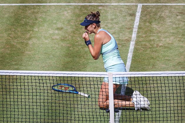Belinda BENCIC SUI wins the semi-final against Maria SAKKARI GRE and becomes the first player to enter the final on Sunday, bett1open WTA 500, Berlin, LTTC Rot Weiß , 18 06 2022, Copyright: xClaudioxGärtnerx