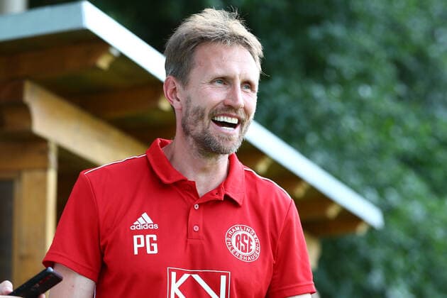 18 06 2022, xtgx, football test match, SV Ramlingen Ehlershausen Hannover 96 emspor, v l Philipp Gasde Ramlingen Ehlershausen, coach in his last game as coach He will coach from TSV Havelse DFL DFB REGULATIONS PROHIBIT ANY USE OF PHOTOGRAPHS as IMAGE SEQUENCES and or QUASI VIDEO Ramlingen
