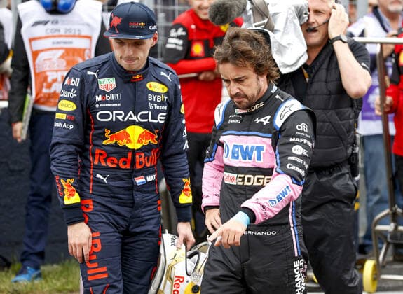 VERSTAPPEN Max (ned), Red Bull Racing RB18, ALONSO Fernando (spa), Alpine F1 Team A522, portrait during the Formula 1 AWS Grand Prix du Canada 2022, 9th round of the 2022 FIA Formula One World Championship, WM, Weltmeisterschaft on the Circuit Gilles Villeneuve, from June 17 to 19, 2022 in Montreal, Canada - F1 - CANADIAN GRAND PRIX 2022 DPPI Panoramic 20220618_F12022GP09CAN_JK22155