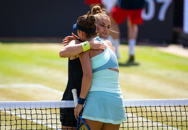 June 18, 2022, BERLIN, GERMANY: Maria Sakkari of Greece & Belinda Bencic of Switzerland in action during the semi-final of the 2022 bett1Open WTA, Tennis Damen 500 tennis tournament BERLIN GERMANY - ZUMAa181 20220618_zaa_a181_025 Copyright: xRobxPrangex