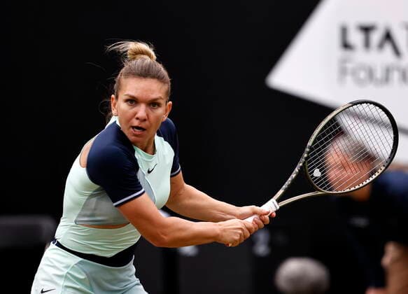 Tennis - 2022 WTA, Tennis Damen Rothesay Birmingham Classic Championships - Edgbaston Priory Club - Sunday 19th June 2022 Number two seed Simona Halep (ROU) during her semi final defeat in three sets against Beatriz Haddad Maia (BRZ) , at 2022 Rothesay Birmingham Classic Championships. 