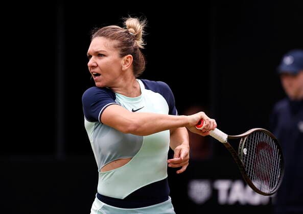 Tennis - 2022 WTA, Tennis Damen Rothesay Birmingham Classic Championships - Edgbaston Priory Club - Sunday 19th June 2022 Number two seed Simona Halep (ROU) during her semi final defeat in three sets against Beatriz Haddad Maia (BRZ) , at 2022 Rothesay Birmingham Classic Championships. 