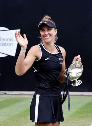 Tennis - 2022 WTA, Tennis Damen Rothesay Birmingham Classic Championships - Edgbaston Priory Club - Sunday 19th June 2022 Beatriz Haddad Maia (BRZ) poses with the winners trophy after number eight seed Shuai Zhang (CHN) retired in the first set of their match, at 2022 Rothesay Birmingham Classic Championships. 