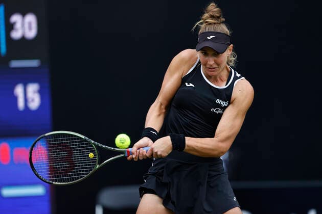 Tennis - 2022 WTA, Tennis Damen Rothesay Birmingham Classic Championships - Edgbaston Priory Club - Sunday 19th June 2022 Beatriz Haddad Maia (BRZ) in action during the first set of her final before her opponent number eight seed Shuai Zhang (CHN) retired. 