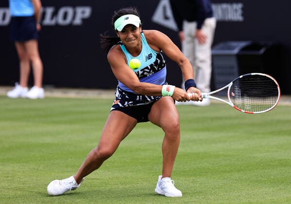19th June 2022, Devonshire Park, Eastbourne, England; Rothesy International WTA, Tennis Damen 500 series Lawn Tennis Tournament; Heather Watson (GBR) plays a backhand against Lesai Tsurenko (UKR)  ActionPlus12401400 HongboxChen