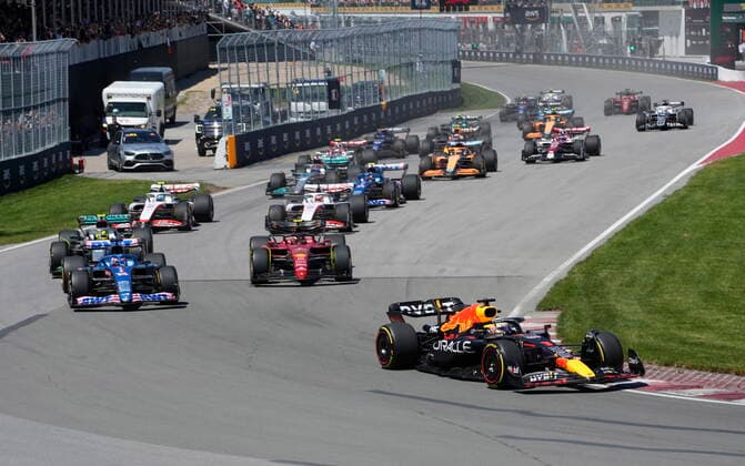 June 19, 2022, Montreal, PQ, Canada: Red Bull Racing driver Max Verstappen (right) leads Alpine driver Fernando Alonso (left) at the start of the Canadian Grand Prix in Montreal on Sunday, June 19, 2022. Canada News - June 19, 2022  - ZUMAc35_ 20220619_zaf_c35_001 Copyright: xRyanxRemiorzx