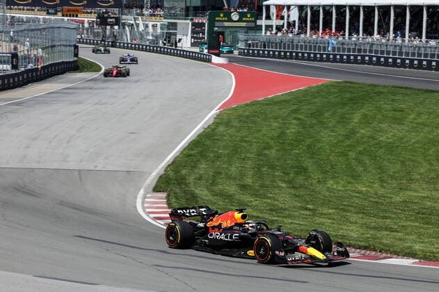 01 VERSTAPPEN Max (nld), Red Bull Racing RB18, action during the Formula 1 AWS Grand Prix du Canada 2022, 9th round of the 2022 FIA Formula One World Championship, WM, Weltmeisterschaft on the Circuit Gilles Villeneuve, from June 17 to 19, 2022 in Montreal, Canada - F1 - CANADIAN GRAND PRIX 2022 - RACE DPPI Panoramic  G00D4287