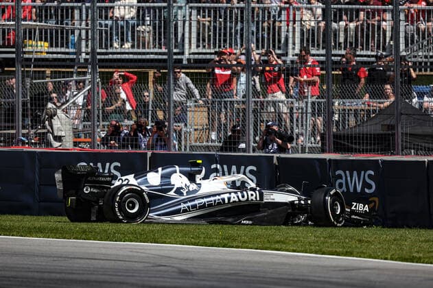 TSUNODA Yuki (jap), Scuderia AlphaTauri AT03, crash, accident, during the Formula 1 AWS Grand Prix du Canada 2022, 9th round of the 2022 FIA Formula One World Championship, WM, Weltmeisterschaft on the Circuit Gilles Villeneuve, from June 17 to 19, 2022 in Montreal, Canada - F1 - CANADIAN GRAND PRIX 2022 - RACE DPPI Panoramic  GOOD4299