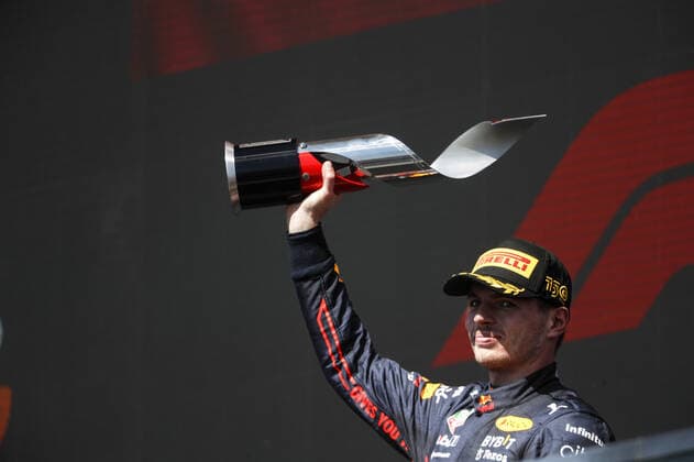 VERSTAPPEN Max (ned), Red Bull Racing RB18, portrait celebrates his victory during the Formula 1 AWS Grand Prix du Canada 2022, 9th round of the 2022 FIA Formula One World Championship, WM, Weltmeisterschaft on the Circuit Gilles Villeneuve, from June 17 to 19, 2022 in Montreal, Canada - F1 - CANADIAN GRAND PRIX 2022 - RACE DPPI Panoramic  _V2_6871