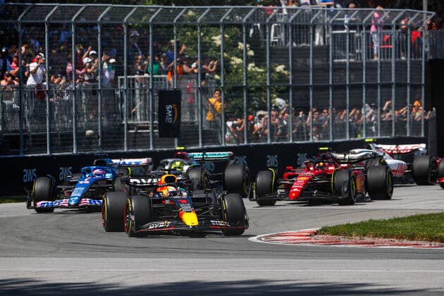 start of the race, depart, 01 VERSTAPPEN Max (nld), Red Bull Racing RB18, 14 ALONSO Fernando (spa), Alpine F1 Team A522, action 55 SAINZ Carlos (spa), Scuderia Ferrari F1-75, action during the Formula 1 AWS Grand Prix du Canada 2022, 9th round of the 2022 FIA Formula One World Championship, WM, Weltmeisterschaft on the Circuit Gilles Villeneuve, from June 17 to 19, 2022 in Montreal, Canada - F1 - CANADIAN GRAND PRIX 2022 - RACE DPPI Panoramic  00122023__V2_5927