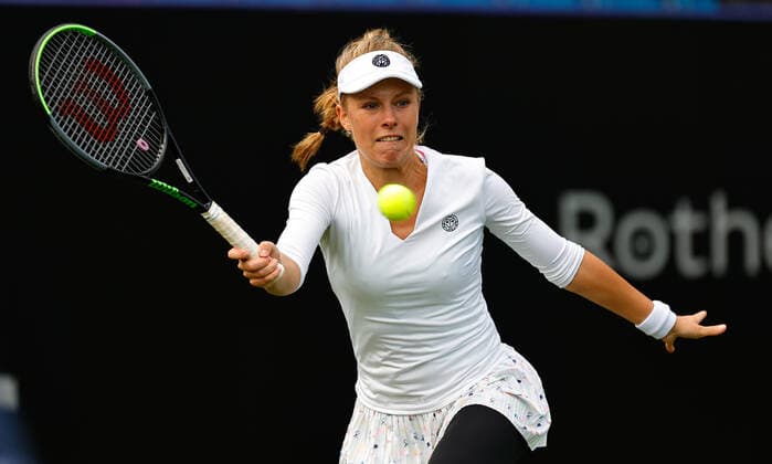19th June 2022, Devonshire Park, Eastbourne, England; Rothesy International WTA, Tennis Damen 500 series Lawn Tennis Tournament; Magdalena Frech (POL) plays a forehand against Qinwen Zheng (CHN)  ActionPlus12401636 HongboxChen