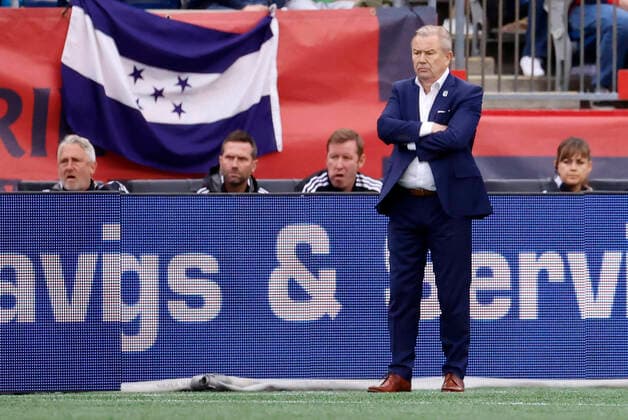 Fußball, Trainerhistorie FC Burnley von 1896 bis heute FOXBOROUGH, MA - JUNE 19: Minnesota United FC head coach Adrian Heath looks on during a match between the New England Revolution and Minnesota United FC on June 19, 2022, at Gillette Stadium in Foxborough, Massachusetts. (Photo by Fred Kfoury III Icon Sportswire) SOCCER: JUN 19 MLS, Fussball Herren, USA - Minnesota United at New England Revolution Icon482220619039