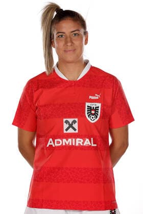 WOMEN SOCCER - OEFB ladies, team photo shoot VIENNA,AUSTRIA,17.JUN.22 - WOMEN SOCCER - OEFB, Oesterreichischer Fussball-Bund, team photoshooting, ladies. Image shows Marina Georgieva (AUT).  GEPAxpictures xWalterxLuger