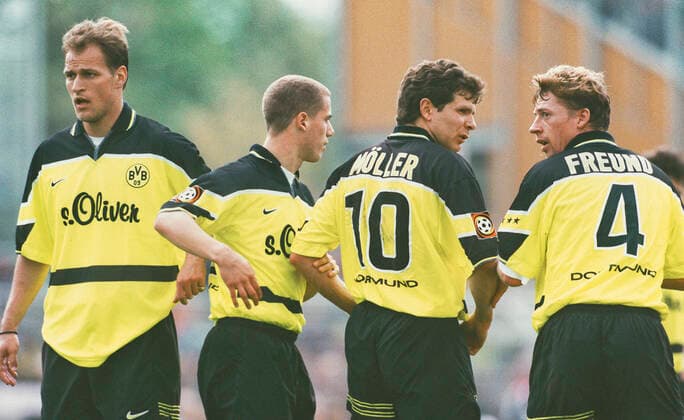 Aus 1. BL. Saison 1997 98 Vfl Wolfsburg - Borussia Dortmund BVB 1:4 am 25.04.1998. Im Foto: Von links: Rene Schneider, Lars Ricken, Andreas Möller und Steffen Freund. *** From 1 BL season 1997 98 Vfl Wolfsburg Borussia Dortmund BVB 1 4 on 25 04 1998 In photo From left Rene Schneider, Lars Ricken, Andreas Möller and Steffen Freund