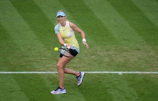Mandatory Credit: Photo by Dave Shopland Shutterstock (12992813dz) Great Britain s Katie Boulter action in her 2nd round win in 3 sets on centre court Rothesay International Eastbourne, Tennis, Devonshire Park, Eastbourne, UK - 21 Jun 2022 Rothesay International Eastbourne, Tennis, Devonshire Park, Eastbourne, UK - 21 Jun 2022  Copyright: xDavexShopland Shutterstockx 12992813dz