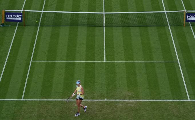 Mandatory Credit: Photo by Dave Shopland Shutterstock (12992813em) Great Britain s Katie Boulter action in her 2nd round win in 3 sets on centre court Rothesay International Eastbourne, Tennis, Devonshire Park, Eastbourne, UK - 21 Jun 2022 Rothesay International Eastbourne, Tennis, Devonshire Park, Eastbourne, UK - 21 Jun 2022  Copyright: xDavexShopland Shutterstockx 12992813em