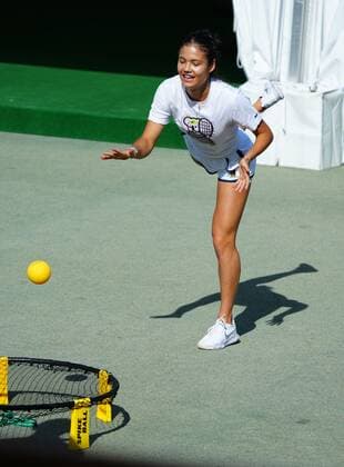 Mandatory Credit: Photo by Javier Garcia Shutterstock (12994278fr) Emma Raducanu plays Spike Ball before practice Wimbledon Tennis Championship Practice and Previews, The All England Lawn Tennis and Croquet Club, London, UK - 21 Jun 2022 Wimbledon Tennis Championship Practice and Previews, The All England Lawn Tennis and Croquet Club, London, UK - 21 Jun 2022  Copyright: xJavierxGarcia Shutterstockx 12994278fr