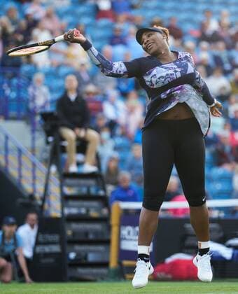 Sport Bilder des Tages Mandatory Credit: Photo by Dave Shopland Shutterstock (12992813fu) USA s Serena Williams during doubles match Rothesay International Eastbourne, Tennis, Devonshire Park, Eastbourne, UK - 21 Jun 2022 Rothesay International Eastbourne, Tennis, Devonshire Park, Eastbourne, UK - 21 Jun 2022  Copyright: xDavexShopland Shutterstockx 12992813fu